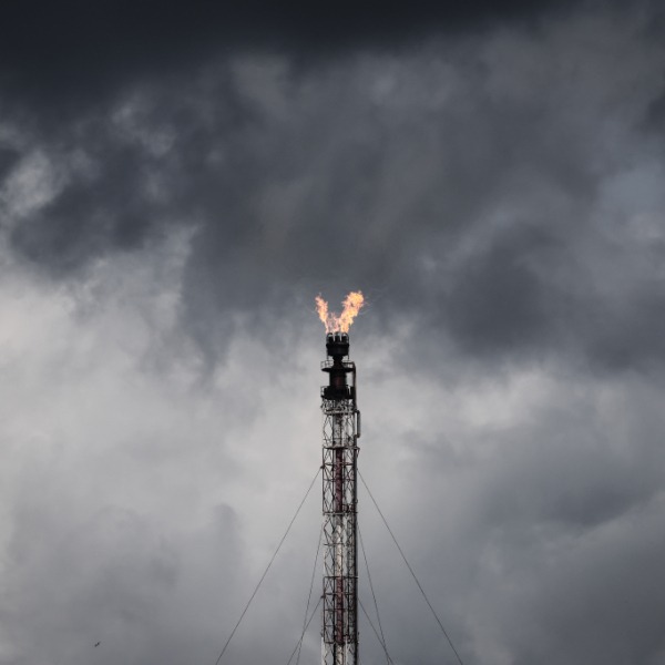 Iran greift Öl-Lager an