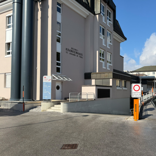 Mann mit Waffe in Tiroler Spital