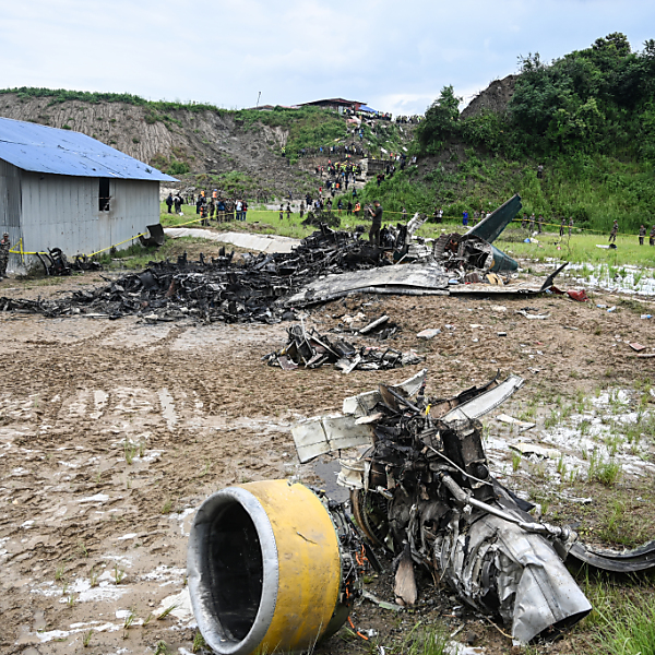 18 Menschen starben bei Absturz von Flugzeug in Nepal